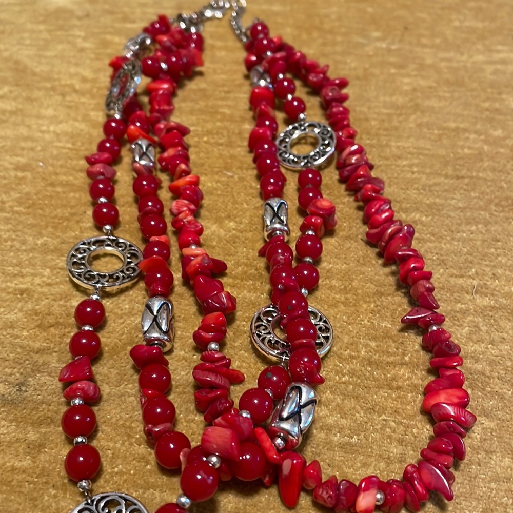 Premier Red and silver necklace - Picture 1 of 2